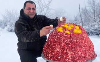 Massive Turkish Meat Pizza (Pide) – Straight from the Hot Oven!